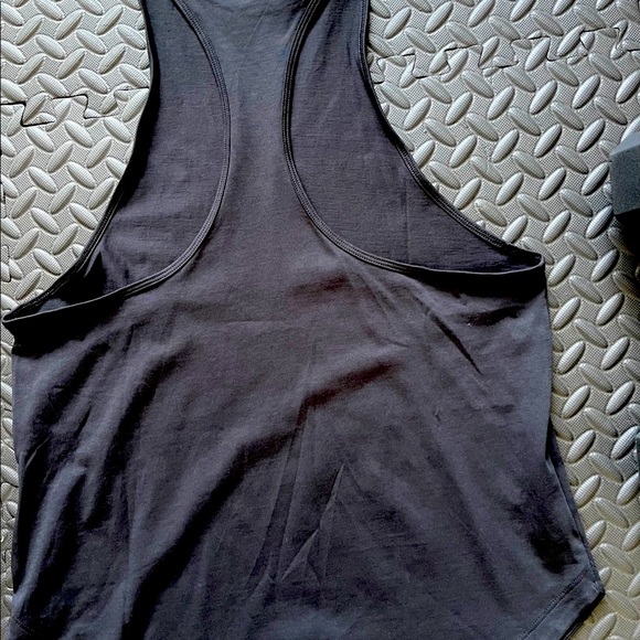 Adidas Active Workout Top New with Tags 🏷️ Size Small in Black Color - Picture 4 of 6